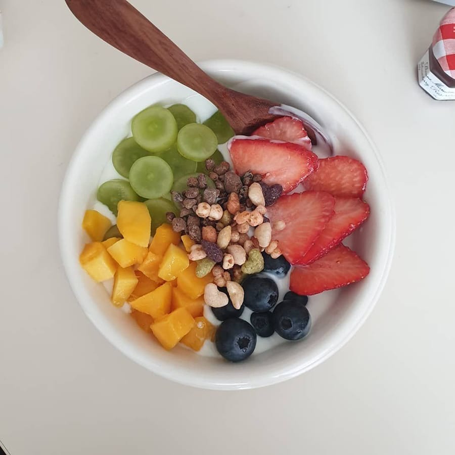 Sốt chấm trái cây – Nghệ thuật nâng tầm hương vị 4 trai cay sua chua